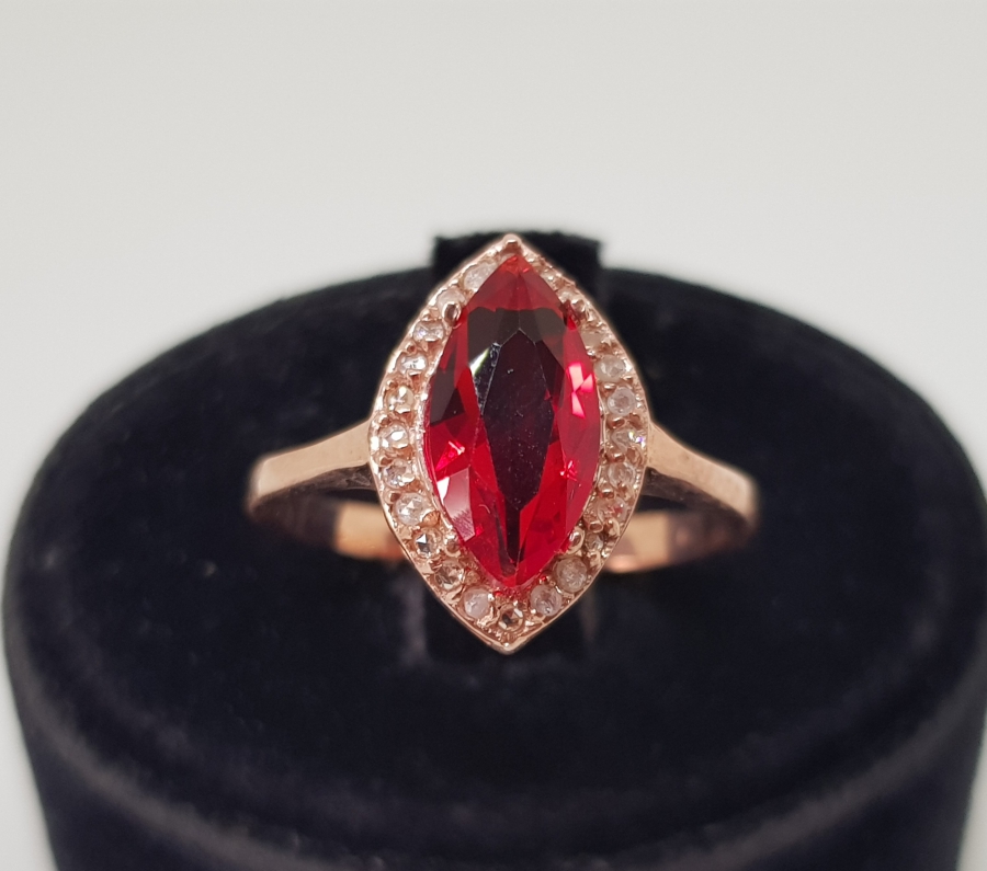 AVRUPA DAMLA MEKİK MODELİ PIRLANTA TAŞLI YÜZÜK