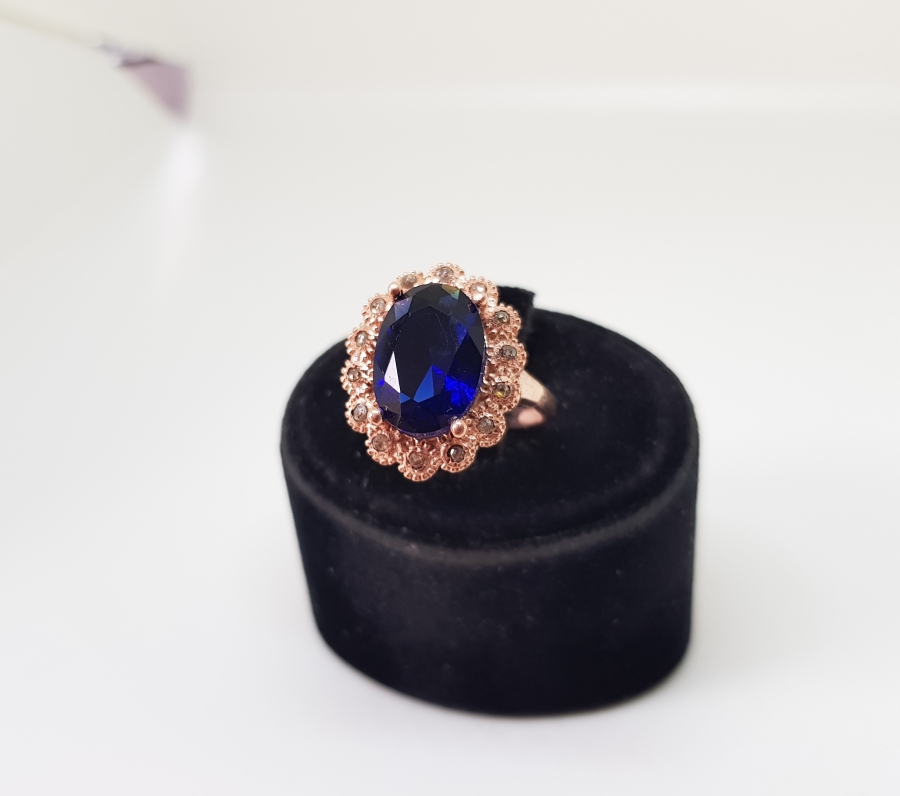 SAFİR VE PIRLANTA TAŞLI HÜRREM MODEL BÜYÜK BOY YÜZÜK