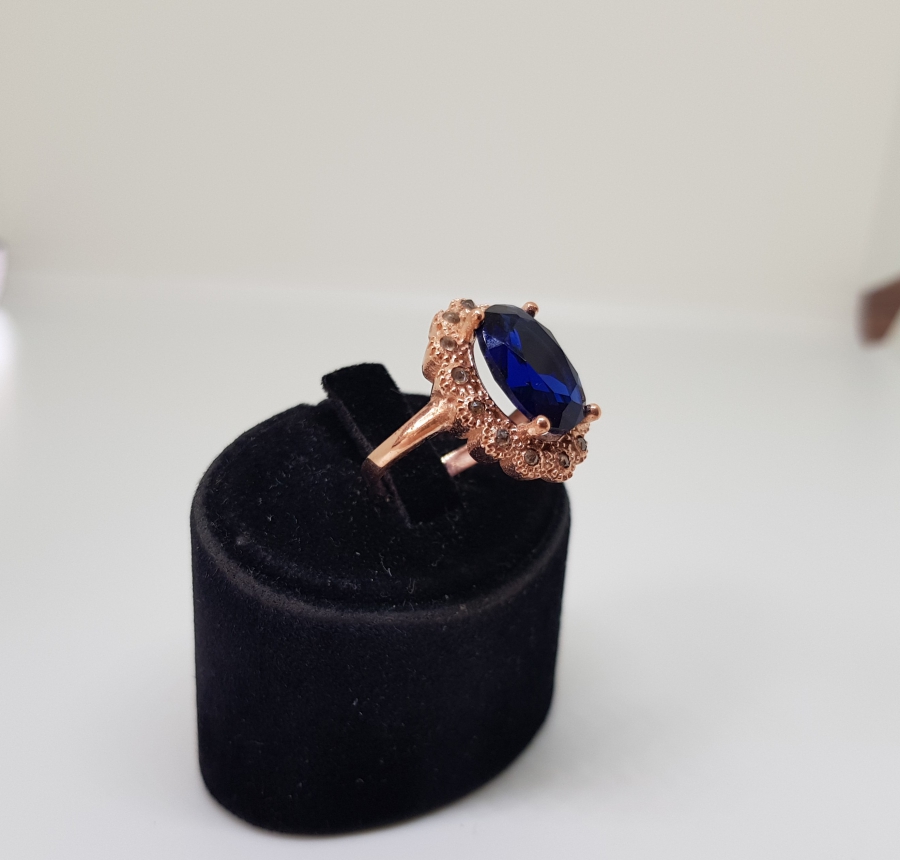 SAFİR VE PIRLANTA TAŞLI HÜRREM MODEL BÜYÜK BOY YÜZÜK