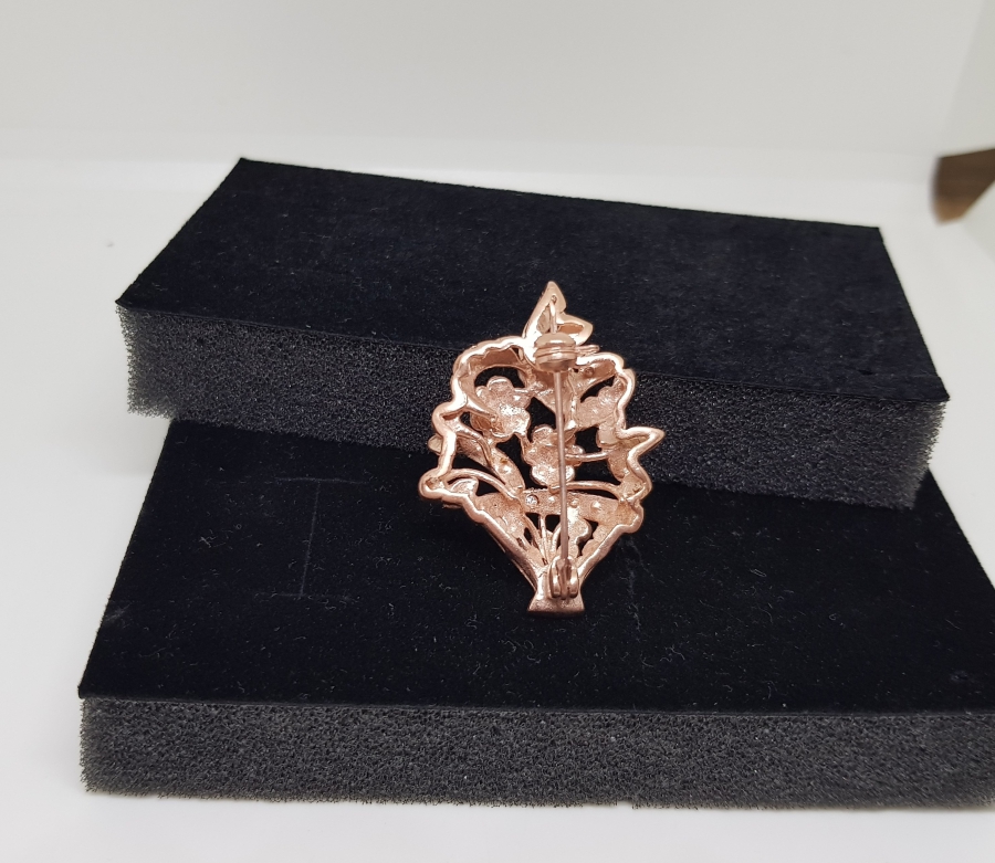 YAKUT VE ELMAS TAŞLI ÇİÇEK DEMETİ MODELİ BROŞ