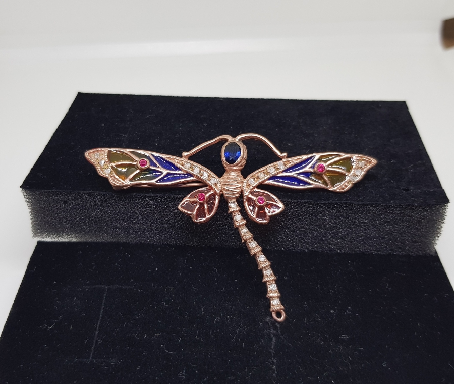 ÜZERİ MİNE İŞÇİLİKLİ YUSUFÇUK FORMLU BROŞ