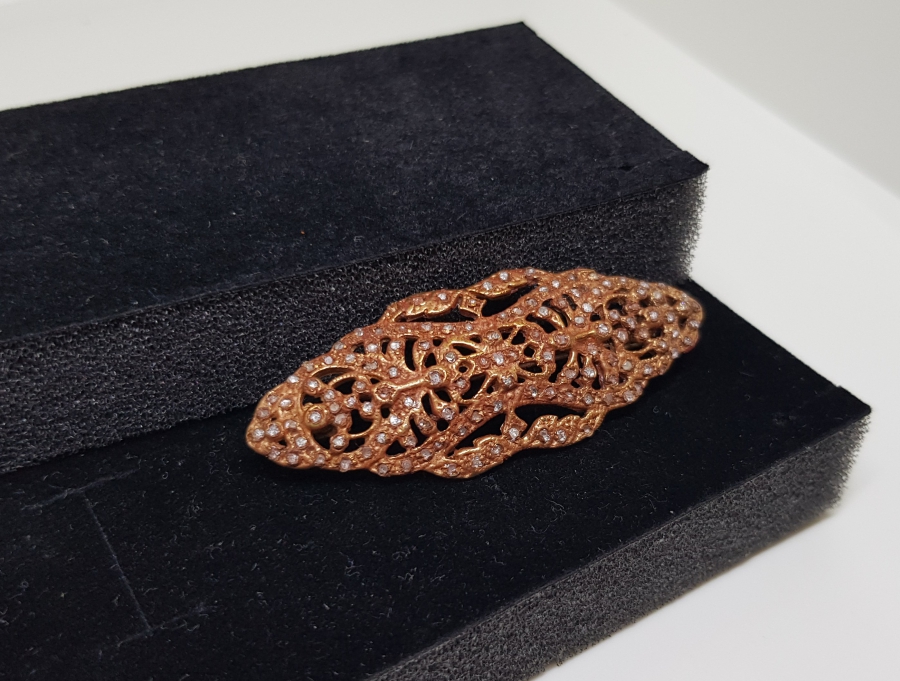 SİMETRİK MODEL ELMAS TAŞLI BROŞ