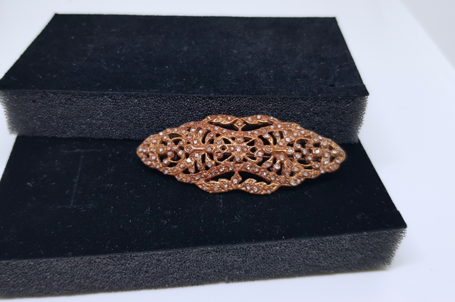 SİMETRİK MODEL ELMAS TAŞLI BROŞ