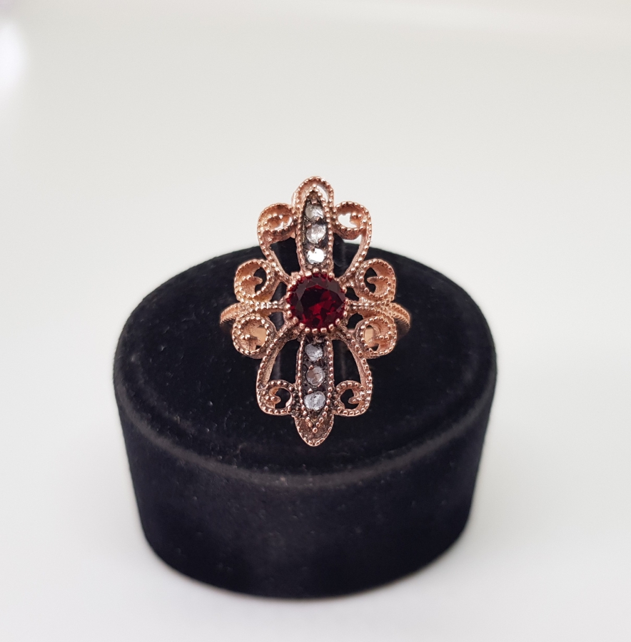 KELEBEK MODEL ELMAS TAŞLI YÜZÜK