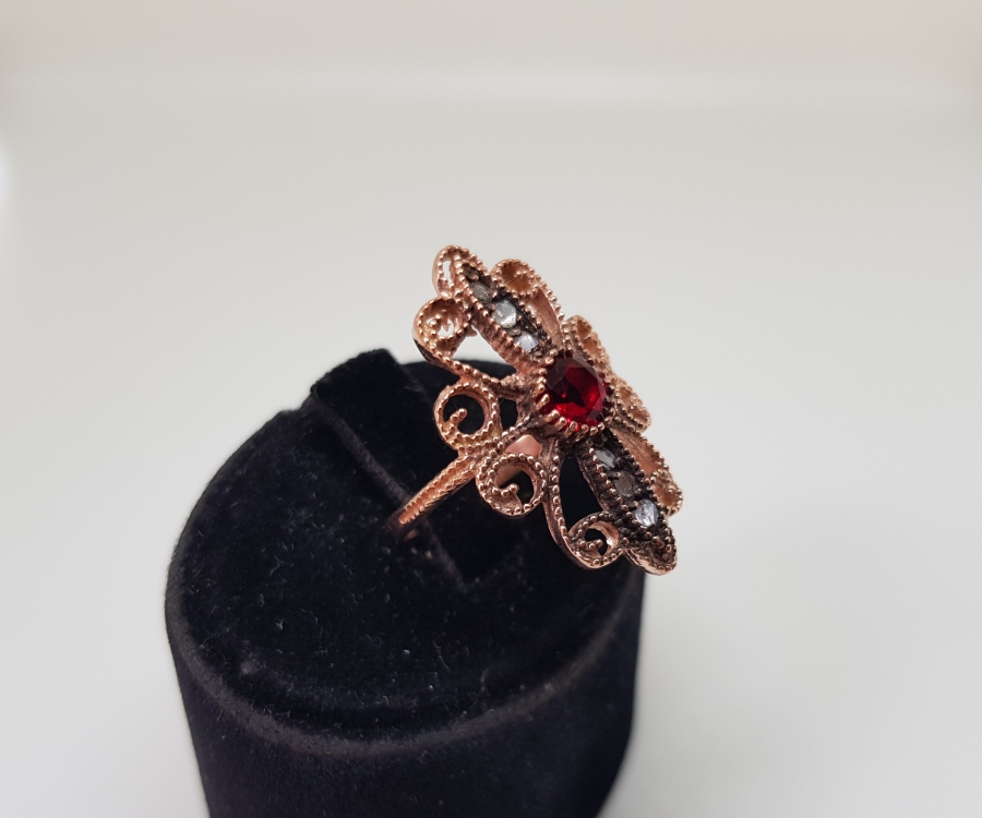 KELEBEK MODEL ELMAS TAŞLI YÜZÜK