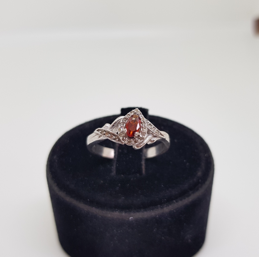 GRANAT TAŞLI YARIM MEKİK MODELİ YÜZÜK