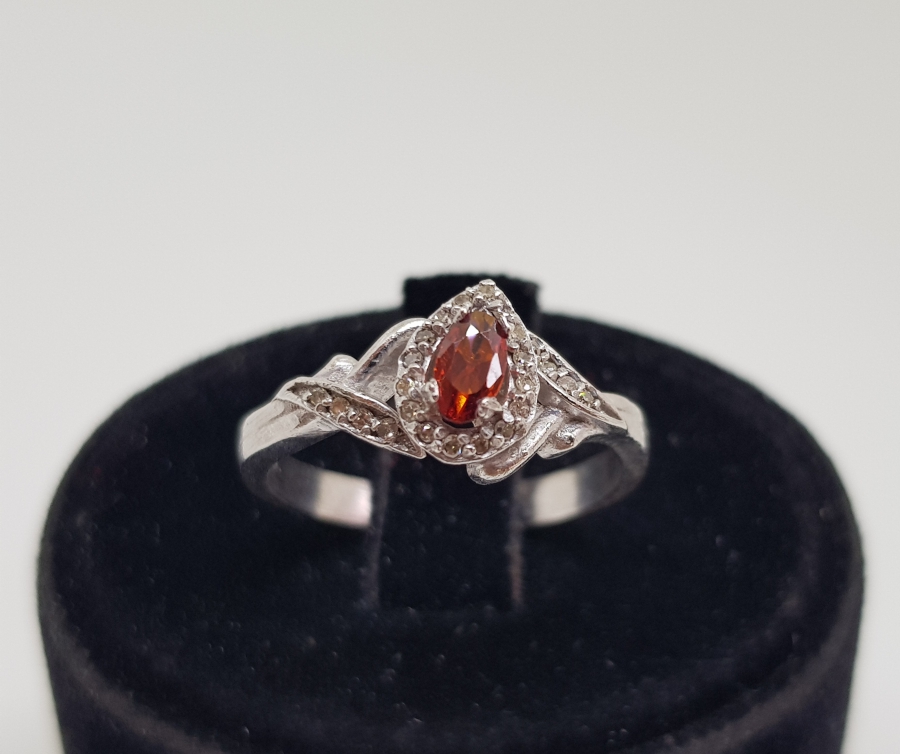 GRANAT TAŞLI YARIM MEKİK MODELİ YÜZÜK