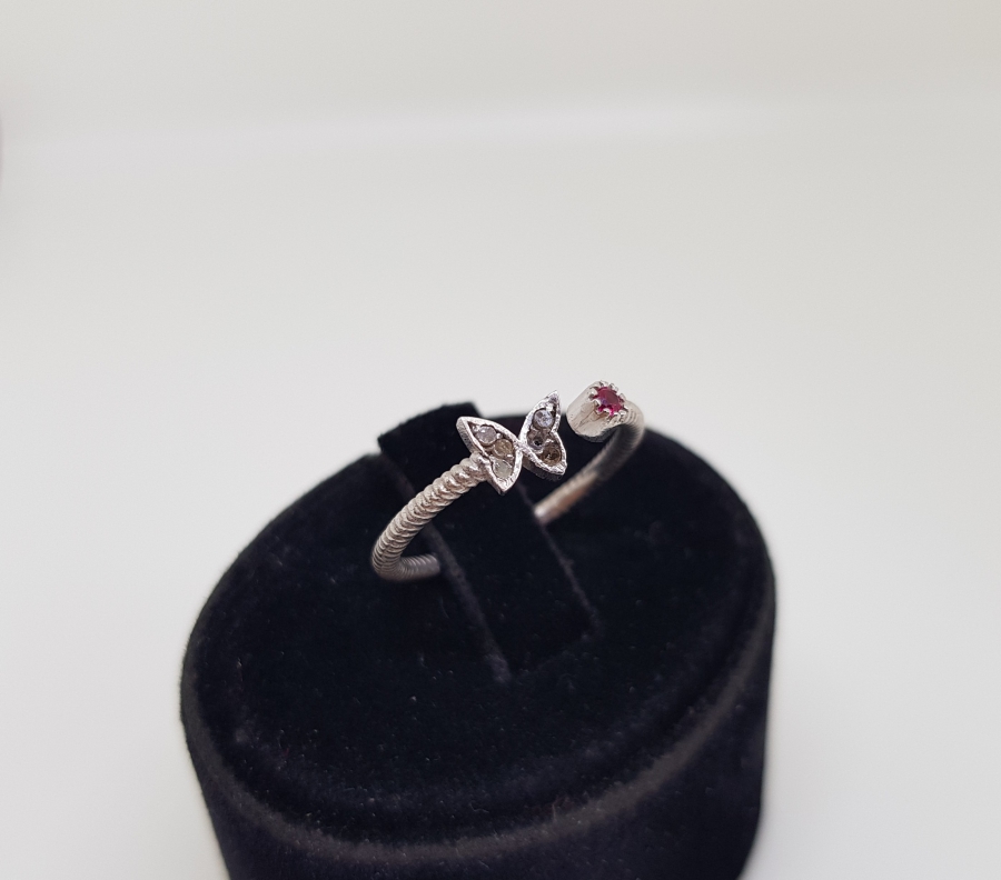 YAKUT VE ELMAS TAŞLI KELEBEK MODEL YÜZÜK