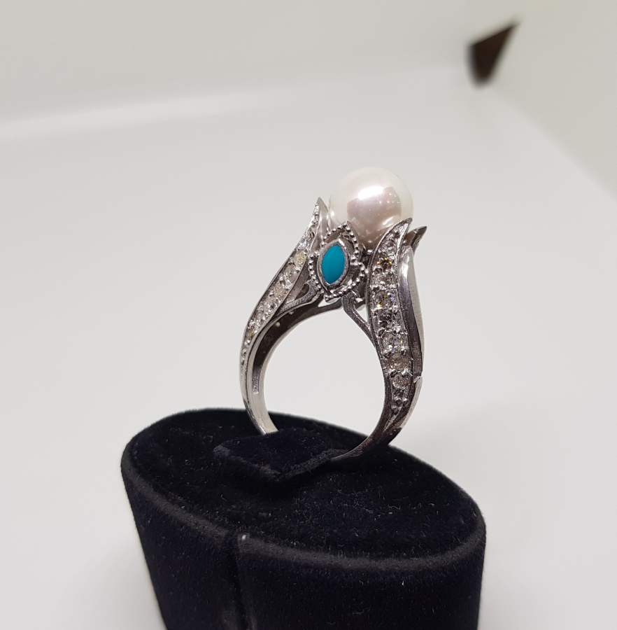 PIRLANTA TAŞLI İNCİLİ MODEL YÜZÜK