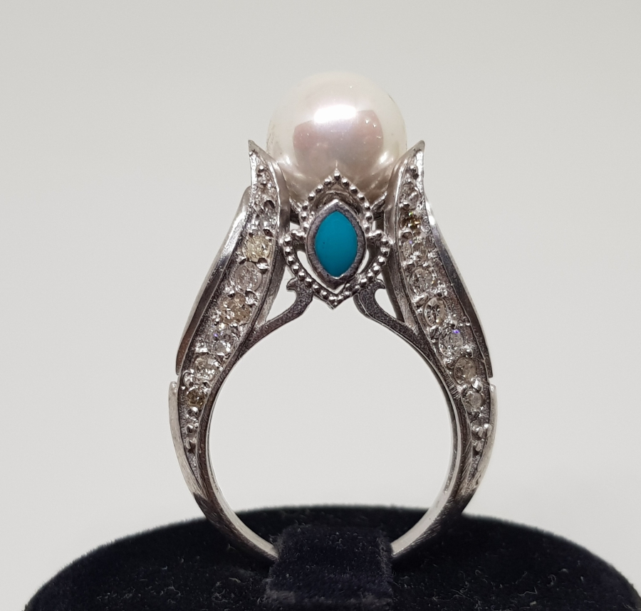 PIRLANTA TAŞLI İNCİLİ MODEL YÜZÜK