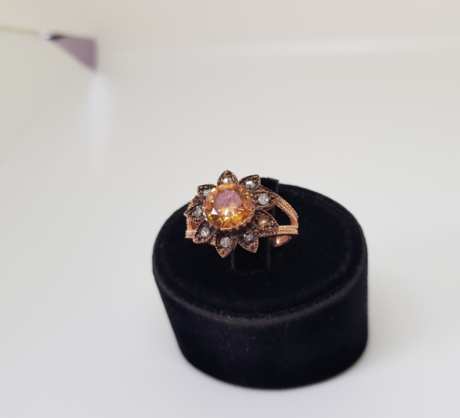 ZÜMRÜT VE ELMAS TAŞLI AYÇİÇEĞİ MODELİ YÜZÜK