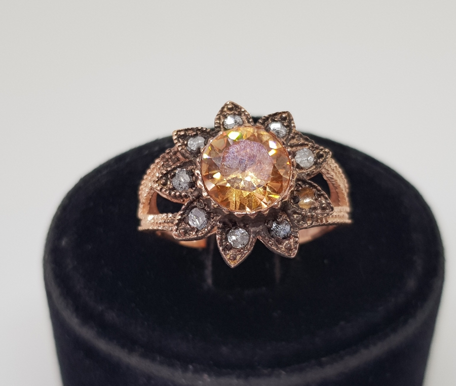 ZÜMRÜT VE ELMAS TAŞLI AYÇİÇEĞİ MODELİ YÜZÜK