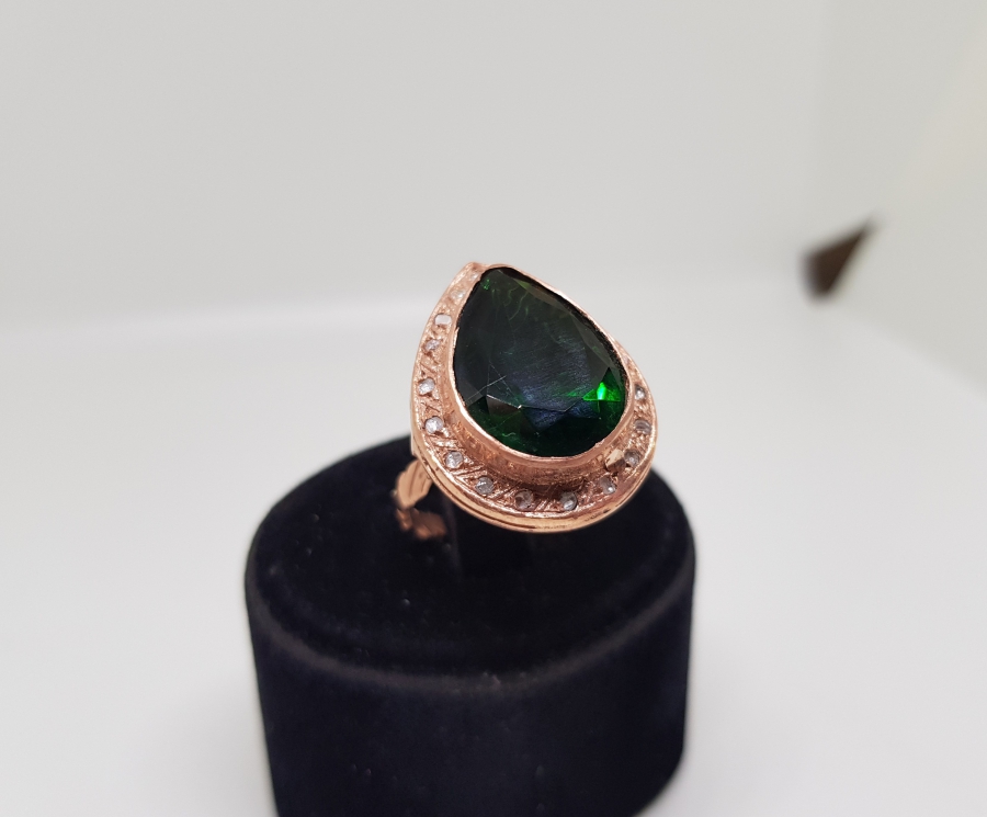 PIRLANTA TAŞLI HÜRREM MODEL DAMLA YÜZÜK