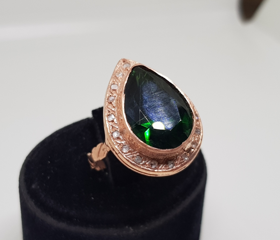 PIRLANTA TAŞLI HÜRREM MODEL DAMLA YÜZÜK