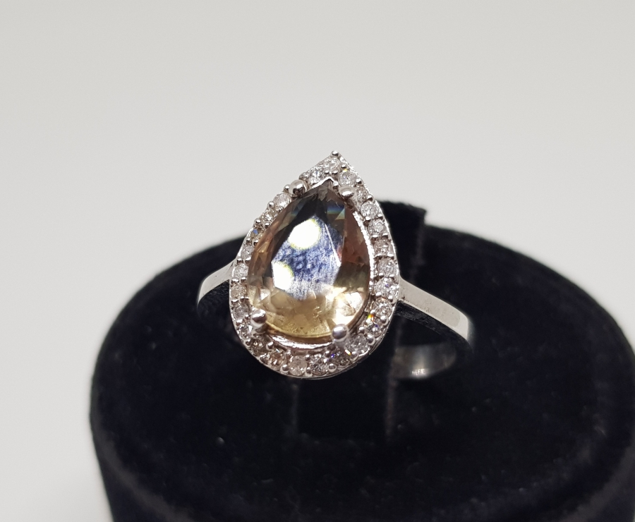 DAMLA MODEL PIRLANTA TAŞLI YÜZÜK