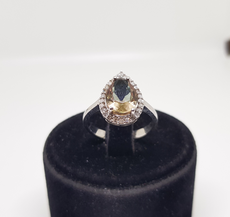 DAMLA MODEL PIRLANTA TAŞLI YÜZÜK