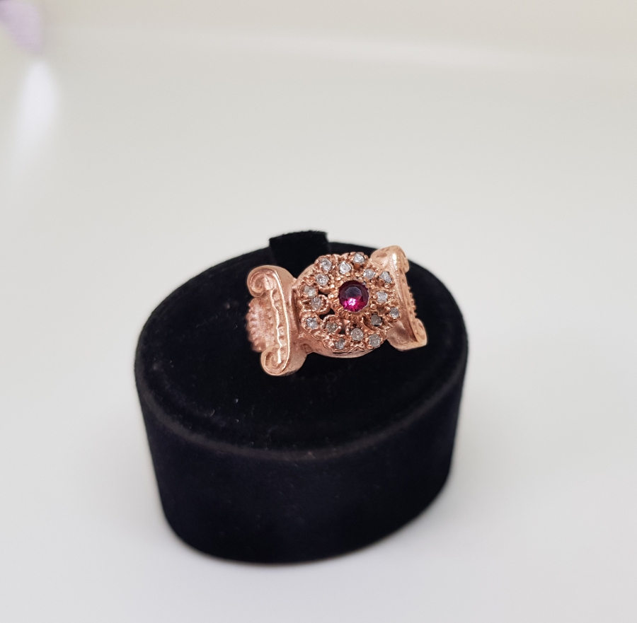 ELMAS VE YAKUT TAŞLI KOÇBAŞI MODELİ YÜZÜK