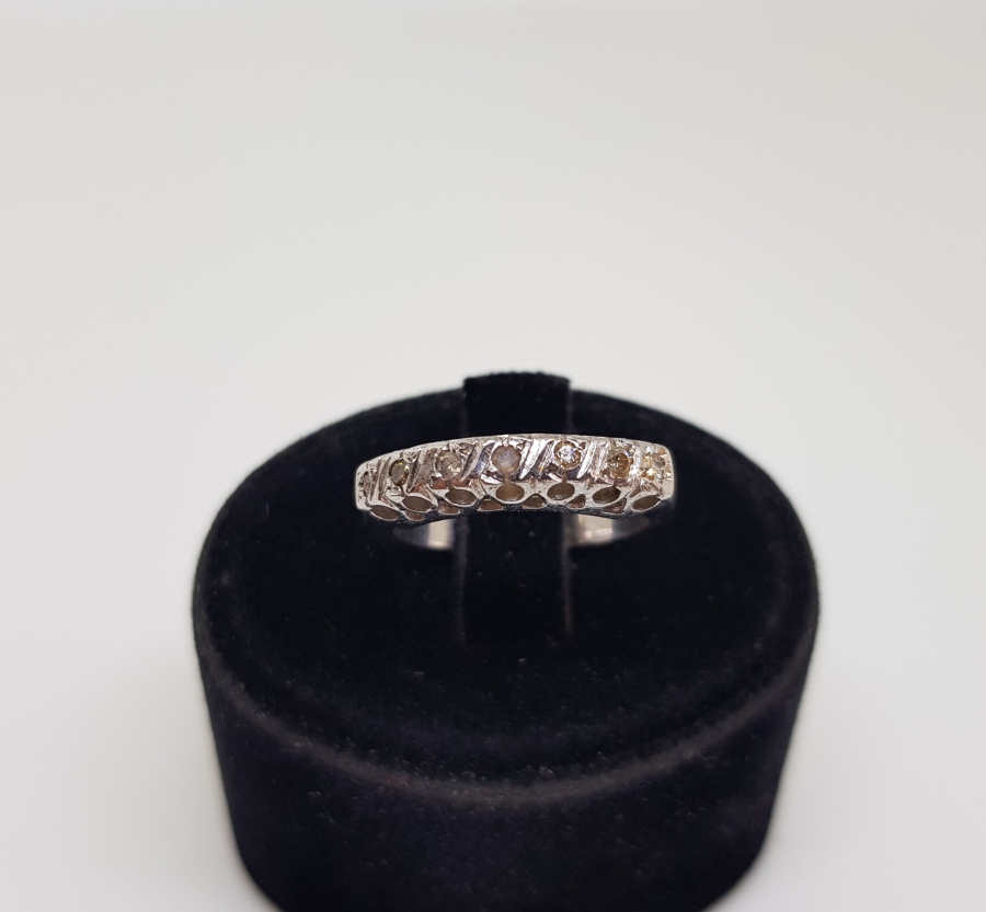 YEDİTAŞ MODELİ PIRLANTA TAŞLI YÜZÜK