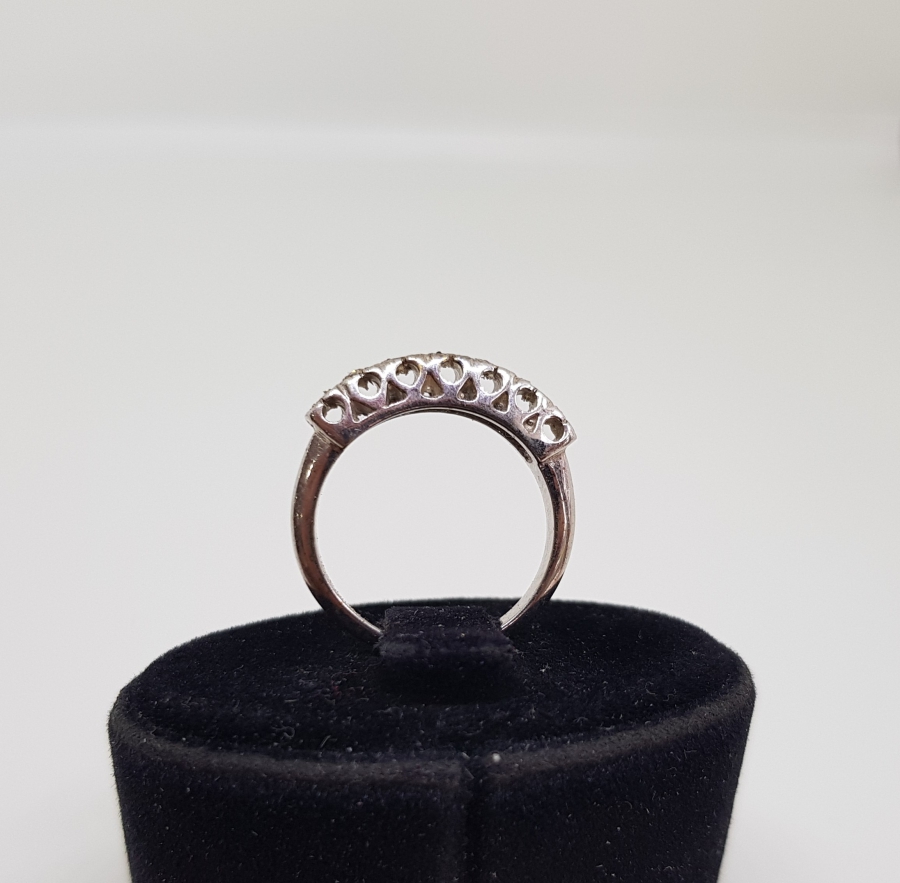 YEDİTAŞ MODELİ PIRLANTA TAŞLI YÜZÜK