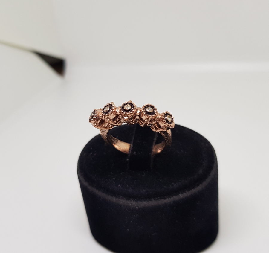 BEŞTAŞ MODELLİ ELMAS TAŞLI YÜZÜK