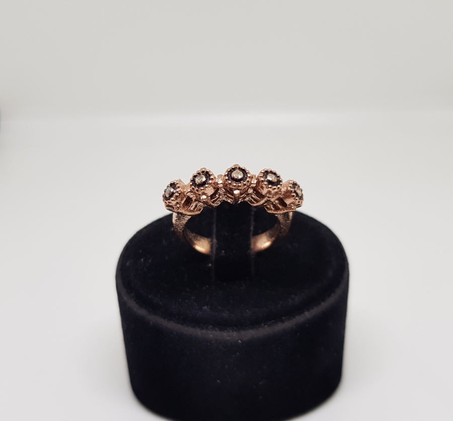 BEŞTAŞ MODELLİ ELMAS TAŞLI YÜZÜK