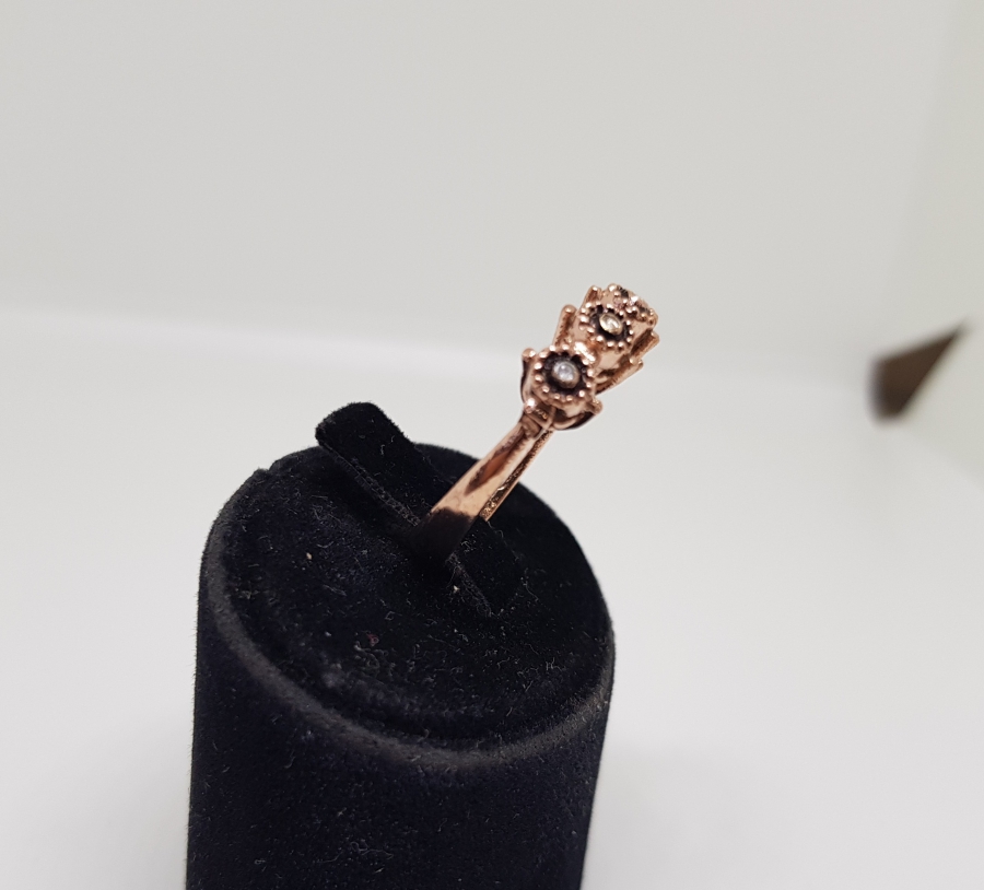 BEŞTAŞ MODELLİ ELMAS TAŞLI YÜZÜK