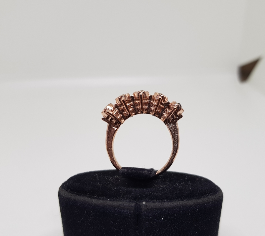 BEŞTAŞ MODELLİ ELMAS TAŞLI YÜZÜK