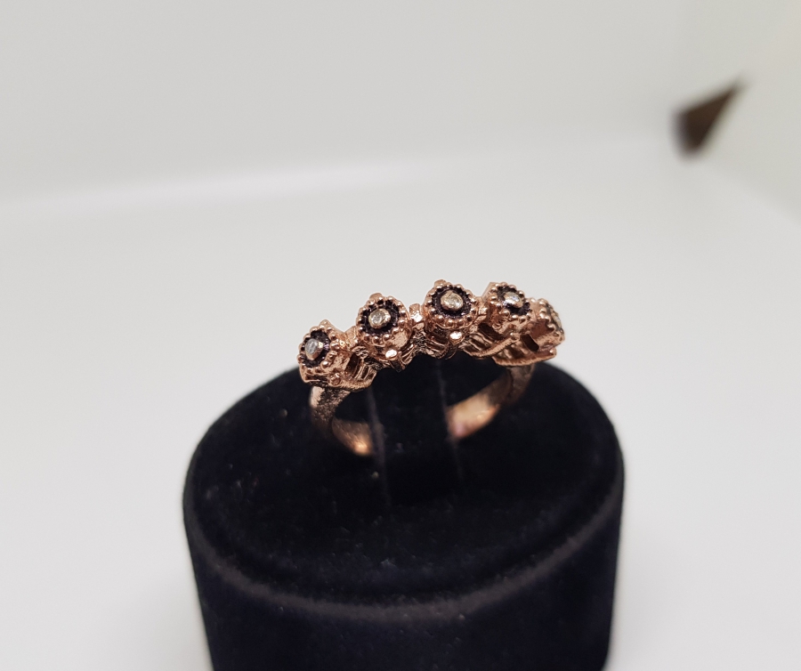 BEŞTAŞ MODELLİ ELMAS TAŞLI YÜZÜK