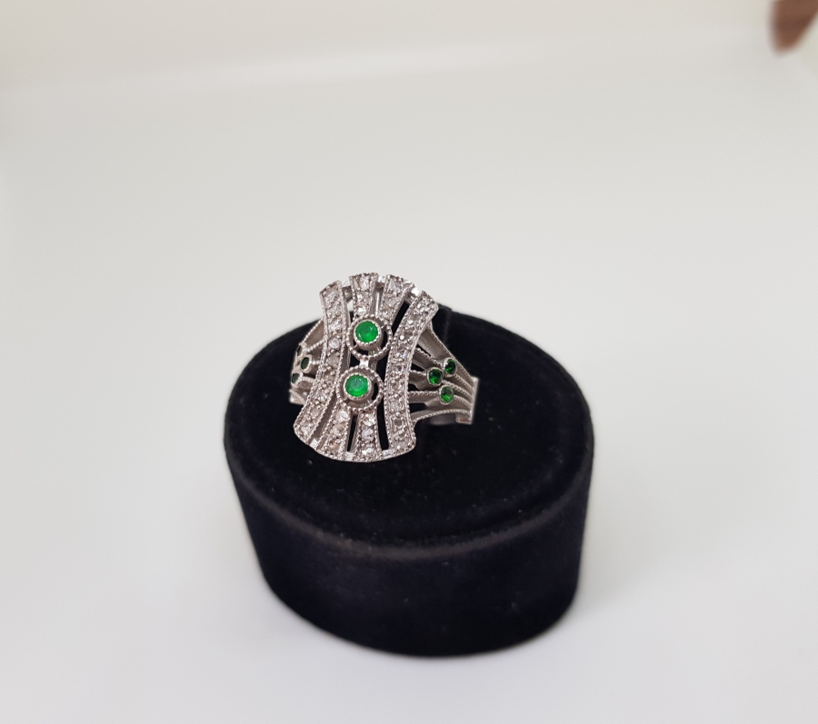 YAKUT ZÜMRÜT VE PIRLANTA TAŞLI AVRUPA MEKİK MODELİ YÜZÜK