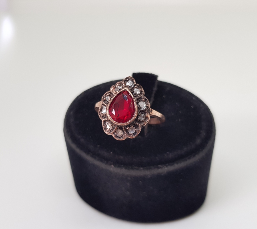 DAMLA MODELLİ ELMAS TAŞLI YÜZÜK