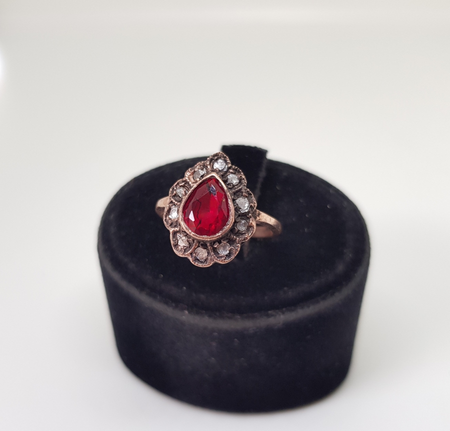 DAMLA MODELLİ ELMAS TAŞLI YÜZÜK