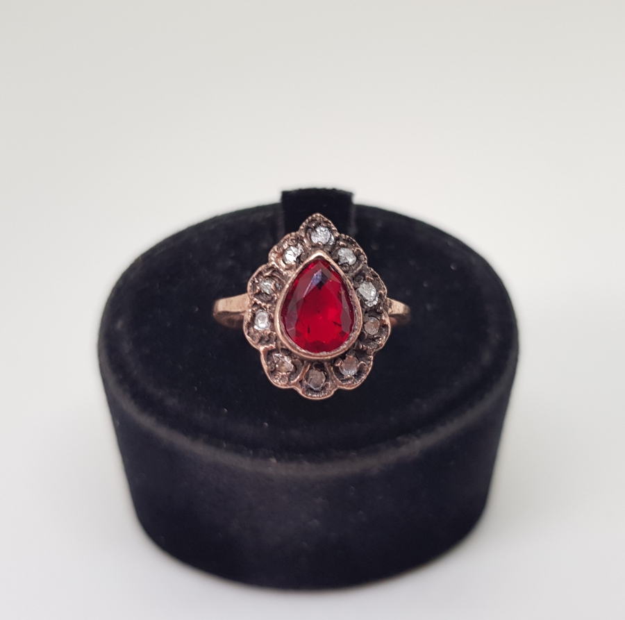 DAMLA MODELLİ ELMAS TAŞLI YÜZÜK