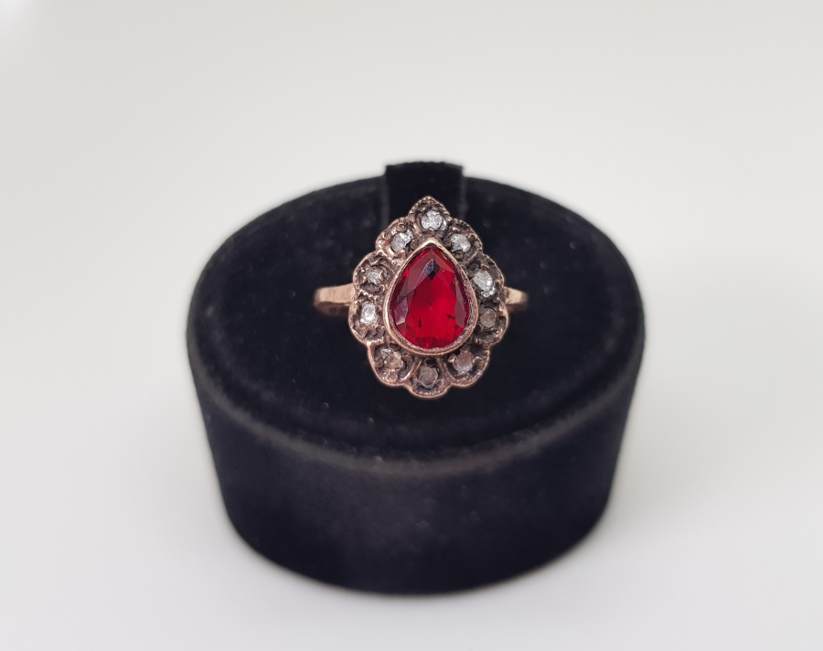 DAMLA MODELLİ ELMAS TAŞLI YÜZÜK