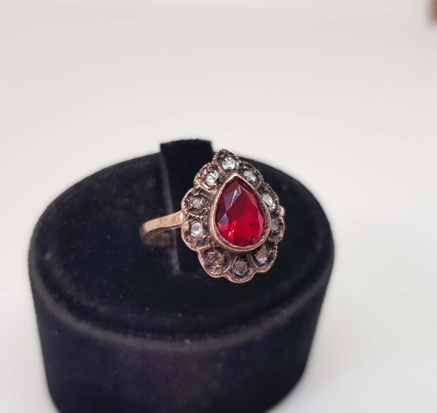 DAMLA MODELLİ ELMAS TAŞLI YÜZÜK