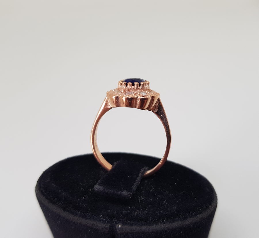 PIRLANTA VE SAFİR TAŞLI PAPATYA MODEL YÜZÜK