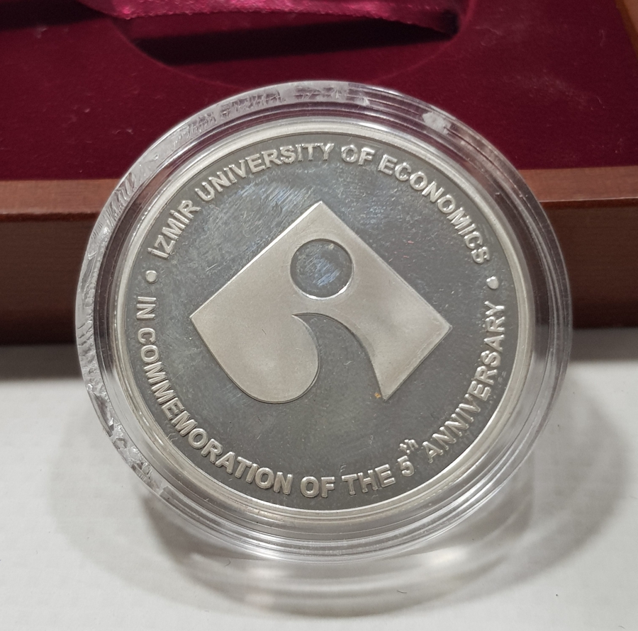 2006 İZMİR EKONOMİ ÜNİVERSİTESİ 5. YIL GÜMÜŞ MADALYON
