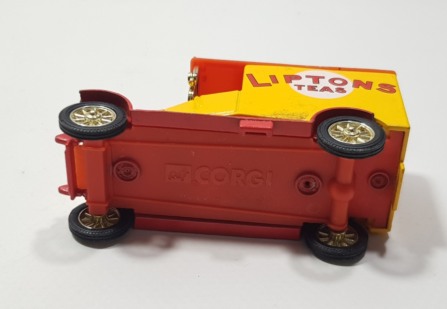 ANTİKA LİPTON ÇAYI PROMOSYON METAL OYUNCAK ARABA