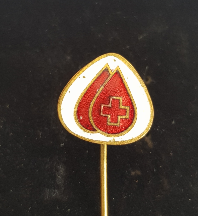 ANTİKA MİNELİ KIZIL HAÇ ROZETİ