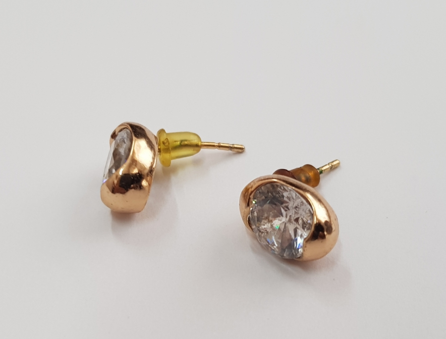 BÜYÜK ZİRKON TAŞLI ALTIN KAPLAMA KÜPE