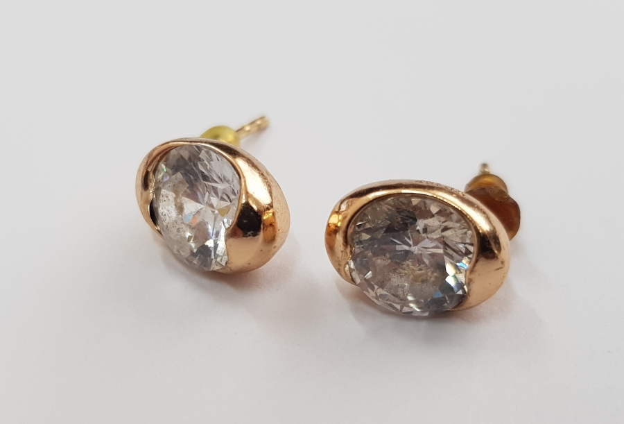 BÜYÜK ZİRKON TAŞLI ALTIN KAPLAMA KÜPE