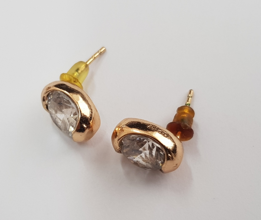 BÜYÜK ZİRKON TAŞLI ALTIN KAPLAMA KÜPE