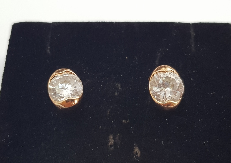 BÜYÜK ZİRKON TAŞLI ALTIN KAPLAMA KÜPE