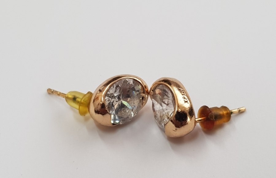 BÜYÜK ZİRKON TAŞLI ALTIN KAPLAMA KÜPE