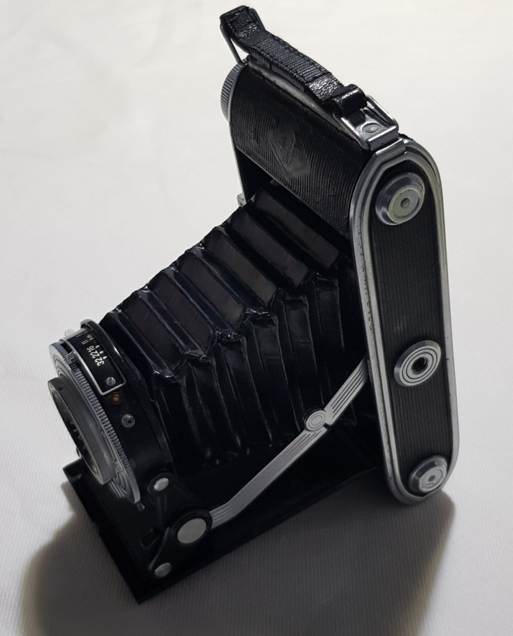 ANTİKA KÖRÜKLÜ FOTOĞRAF MAKİNESİ