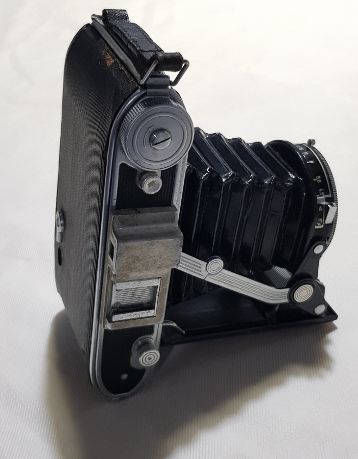 ANTİKA KÖRÜKLÜ FOTOĞRAF MAKİNESİ