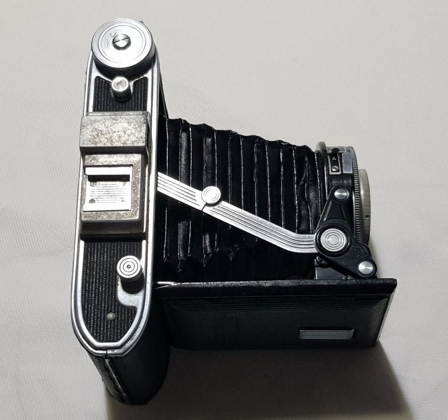 ANTİKA KÖRÜKLÜ FOTOĞRAF MAKİNESİ