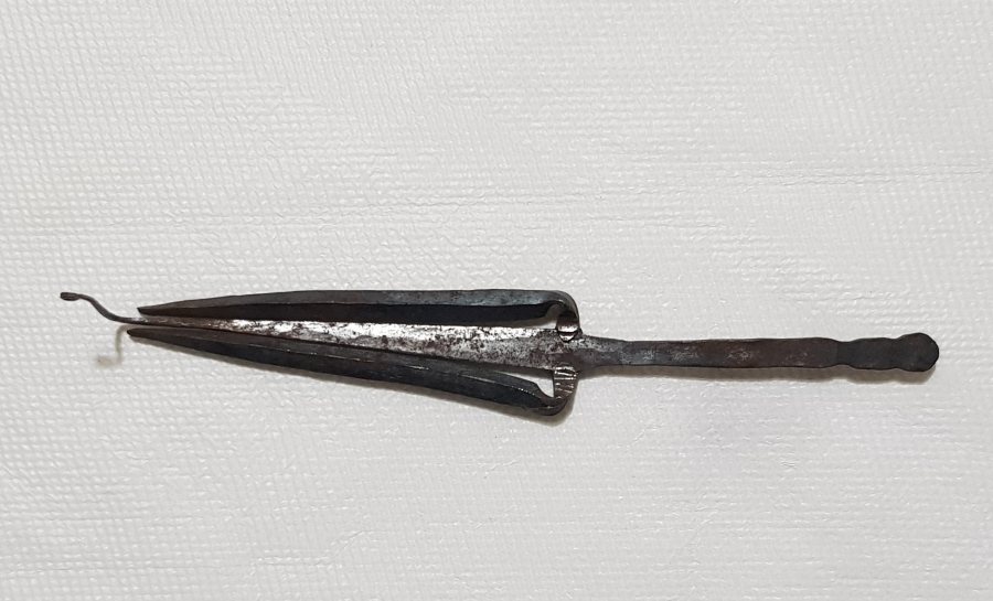 ŞAMAN KÜLTÜRÜ: ESKİ TÜRK MÜZİK ALETİ - GUBUZ - TEMİR KOMUZ