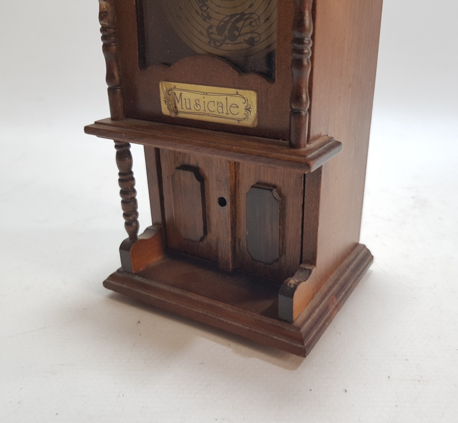 ANTİKA AHŞAP MÜZİK KUTUSU