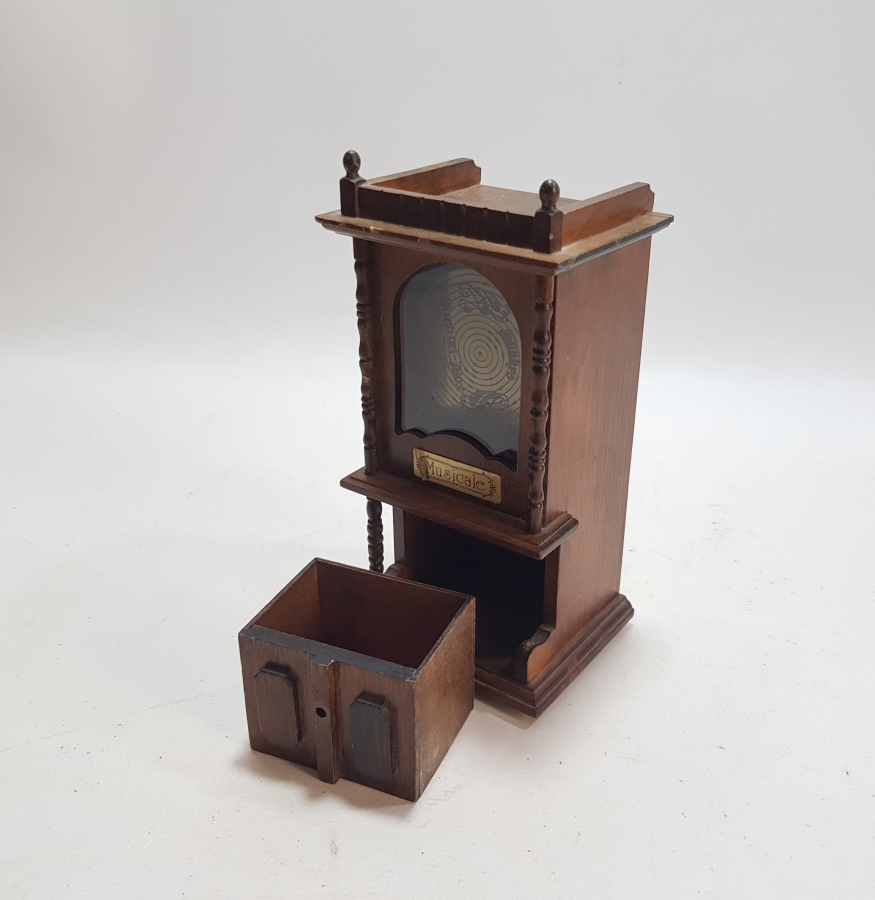 ANTİKA AHŞAP MÜZİK KUTUSU