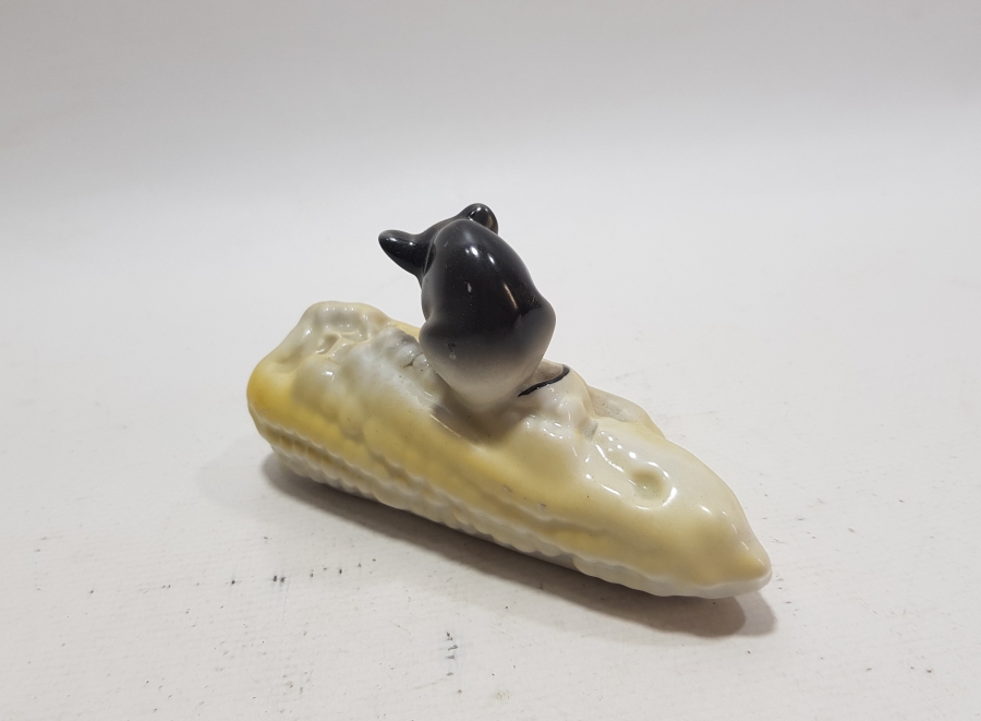 MISIR YİYEN FARE TEMALI ANTİKA PORSELEN BİBLO